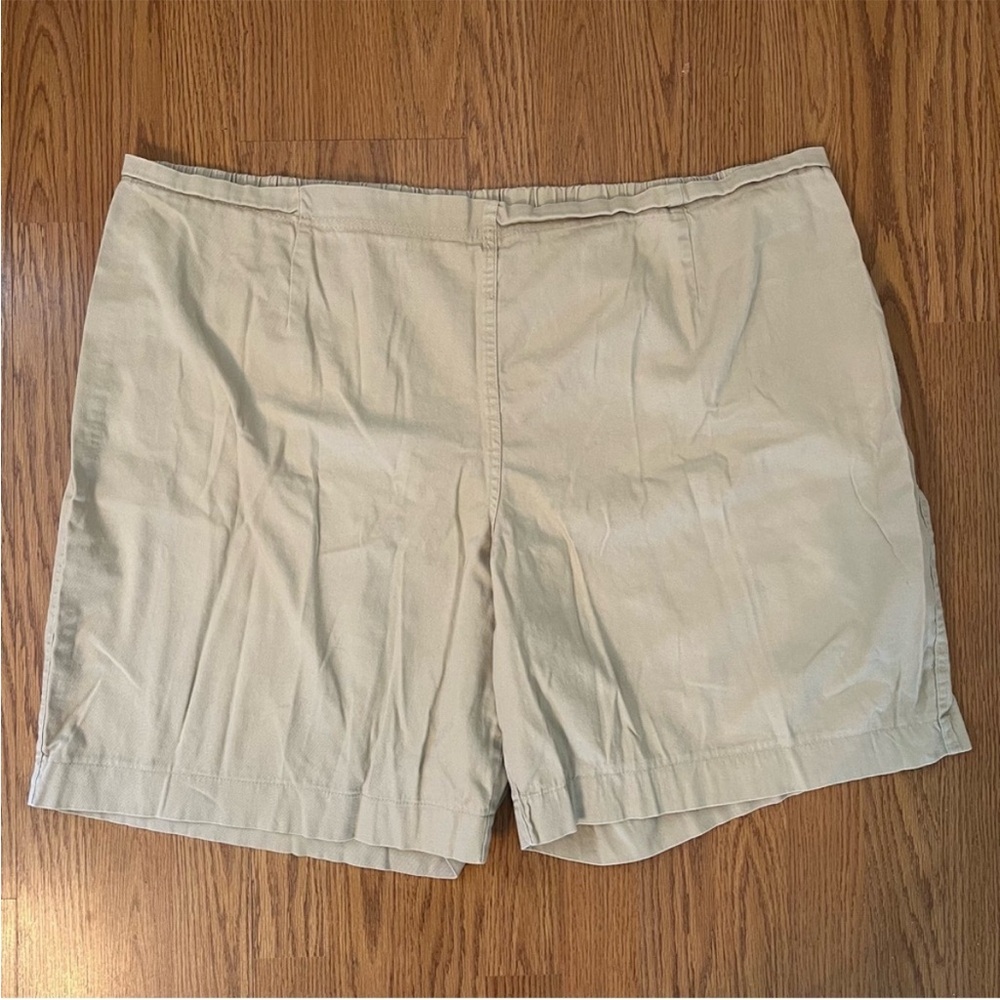 White Stag Women's Khaki Shorts Plus Size 26/28
